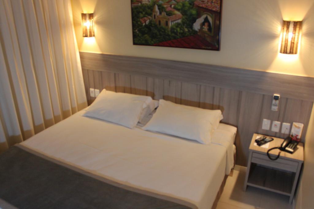 ז'אבואטו דוס גוארראפס Hotel Anahi מראה חיצוני תמונה