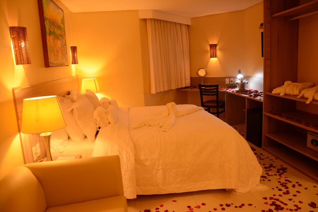 ז'אבואטו דוס גוארראפס Hotel Anahi מראה חיצוני תמונה